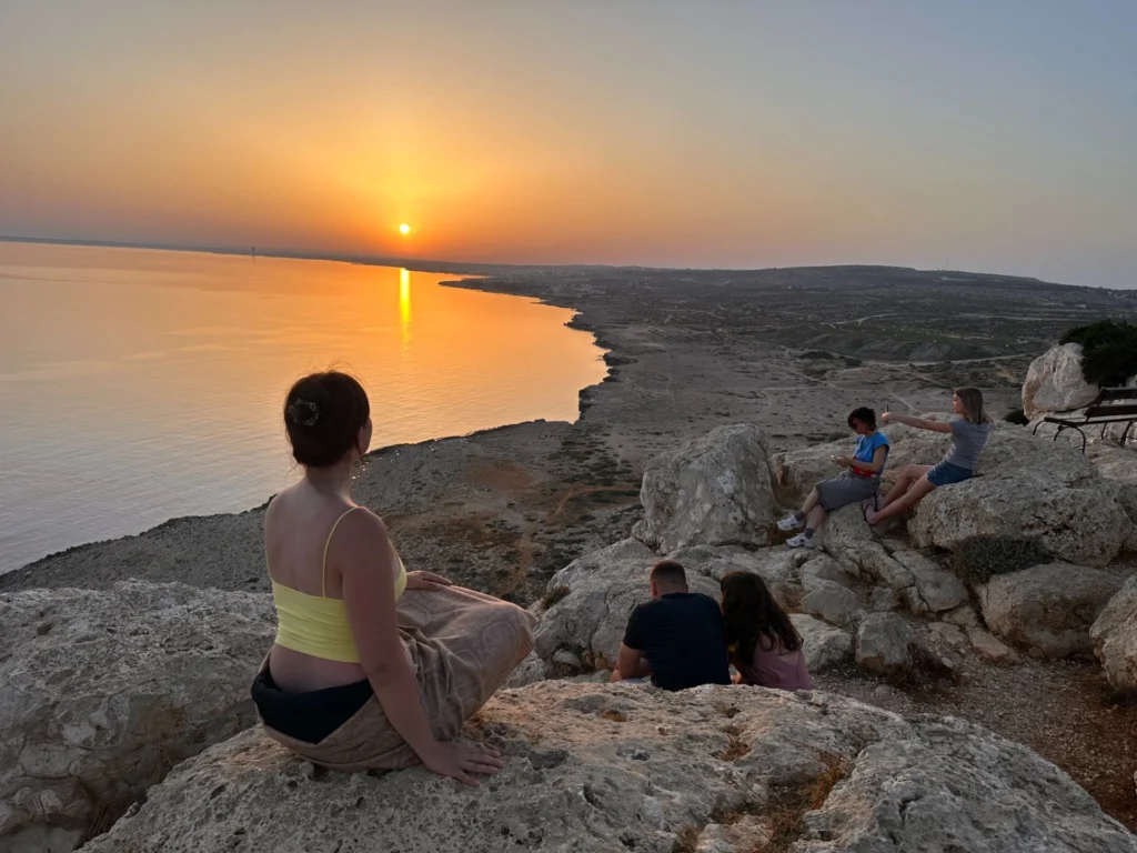 Tao Meilės stovykla Kipre - Kipras Cyprus Stovykla Edita Esenku Meilė - Stovykla moterims pajūris vila moteris moterys