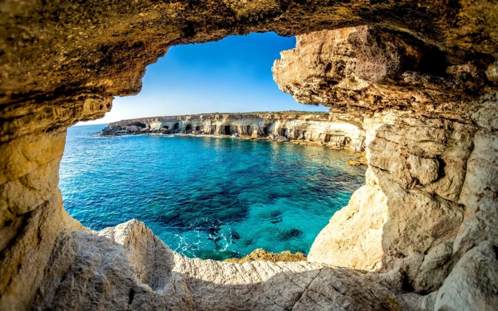 Tao Meilės stovykla Kipre - Kipras Cyprus Stovykla Edita Esenku Meilė - Stovykla moterims pajūris vila moteris moterys