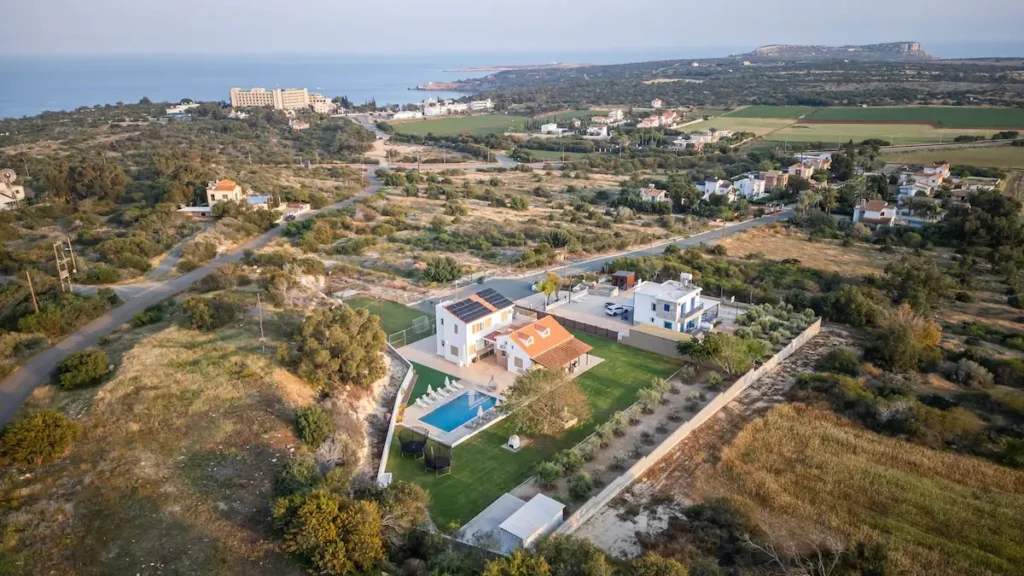 Tao Meilės stovykla Kipre - Kipras Cyprus Stovykla Edita Esenku Meilė - Stovykla moterims pajūris vila moteris moterys