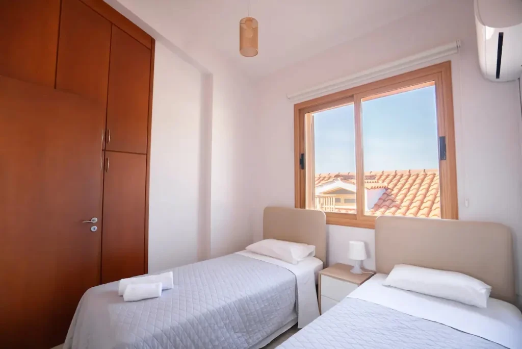 Tao Meilės stovykla Kipre - Kipras Cyprus Stovykla Edita Esenku Meilė - Stovykla moterims pajūris vila moteris moterys