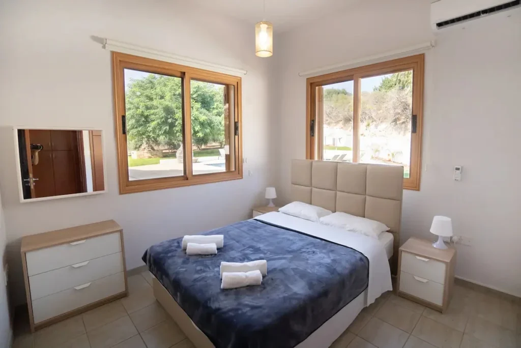 Tao Meilės stovykla Kipre - Kipras Cyprus Stovykla Edita Esenku Meilė - Stovykla moterims pajūris vila moteris moterys