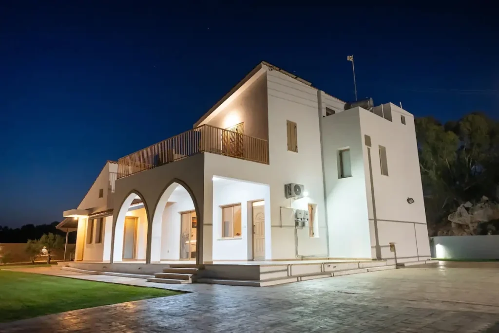 Tao Meilės stovykla Kipre - Kipras Cyprus Stovykla Edita Esenku Meilė - Stovykla moterims pajūris vila moteris moterys