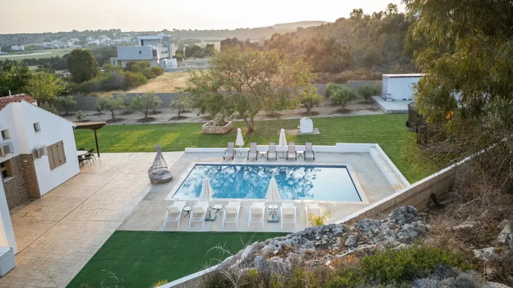 Tao Meilės stovykla Kipre - Kipras Cyprus Stovykla Edita Esenku Meilė - Stovykla moterims pajūris vila moteris moterys